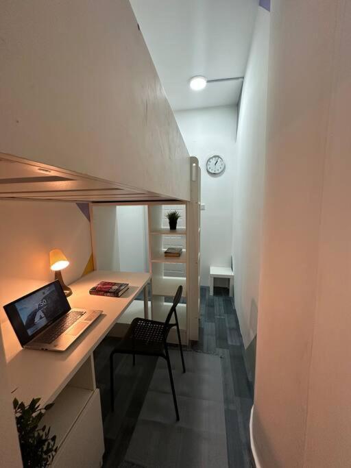 Loft Style Partition In Shared In Al Barsha 1 Near Moe Metro Дубай